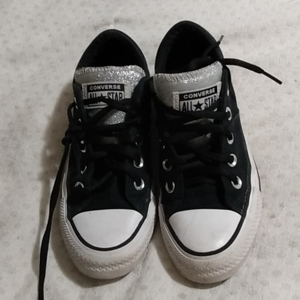 Converse black and silver tennies - Picture 1 of 9